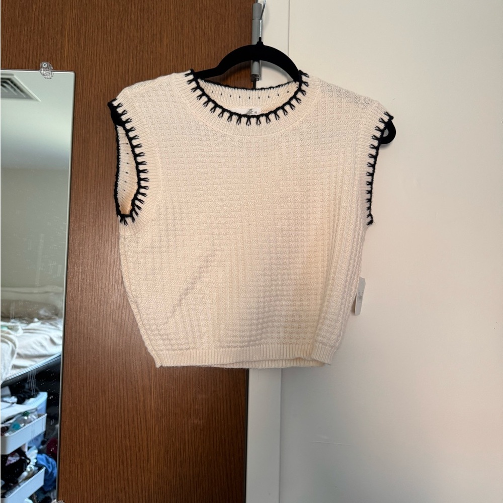Sleeveless Knit Top - Cream and Black